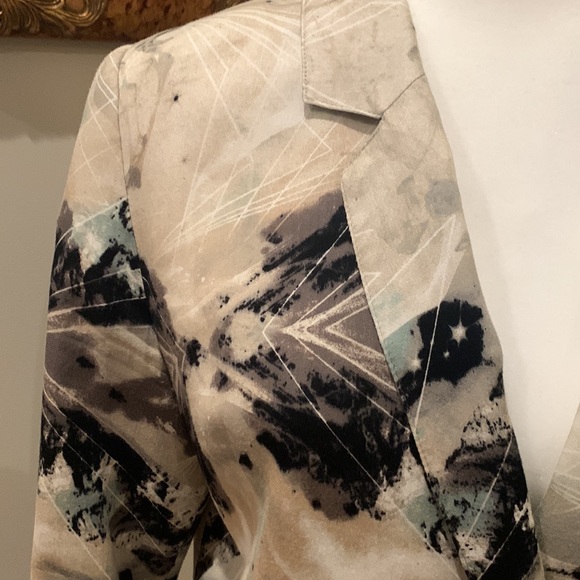 Blazer. Lightweight. Size US 6-10 - Picture 3 of 7